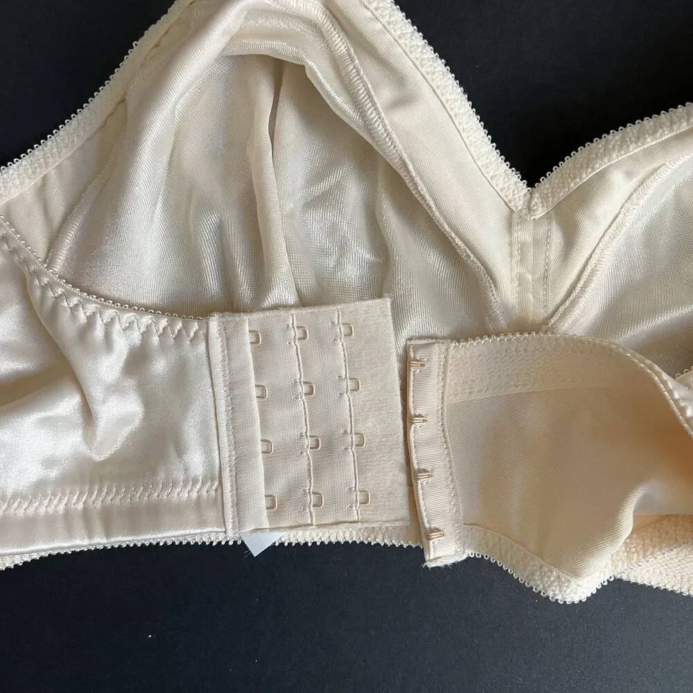 Bali Women's 40DD Double Support Wireless Full Coverage Beige Bra 3820
